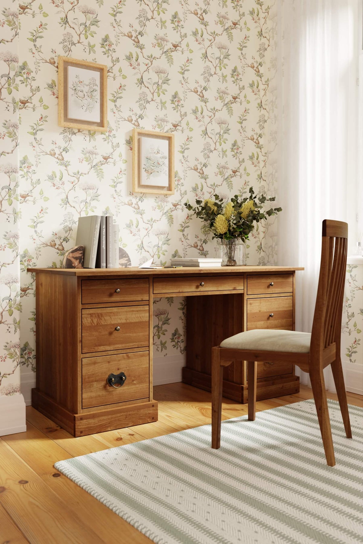 Garrat rašomasis stalas su 7 stalčiais