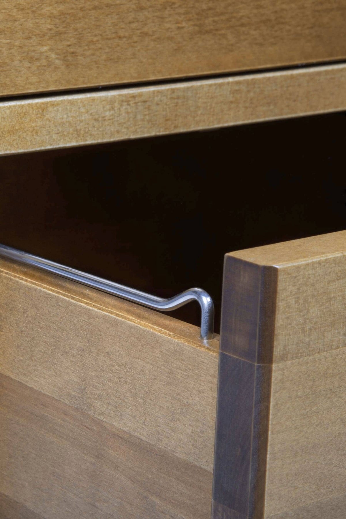 Garrat rašomasis stalas su 7 stalčiais