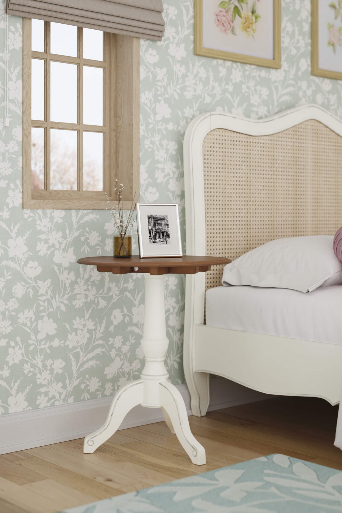 Montpellier staliukas prie lovos ar sofos (dramblio kaulas)