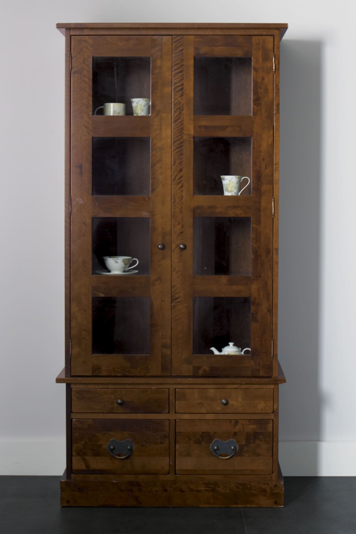 Garrat 2 durų vitrina su 4 stalčiais