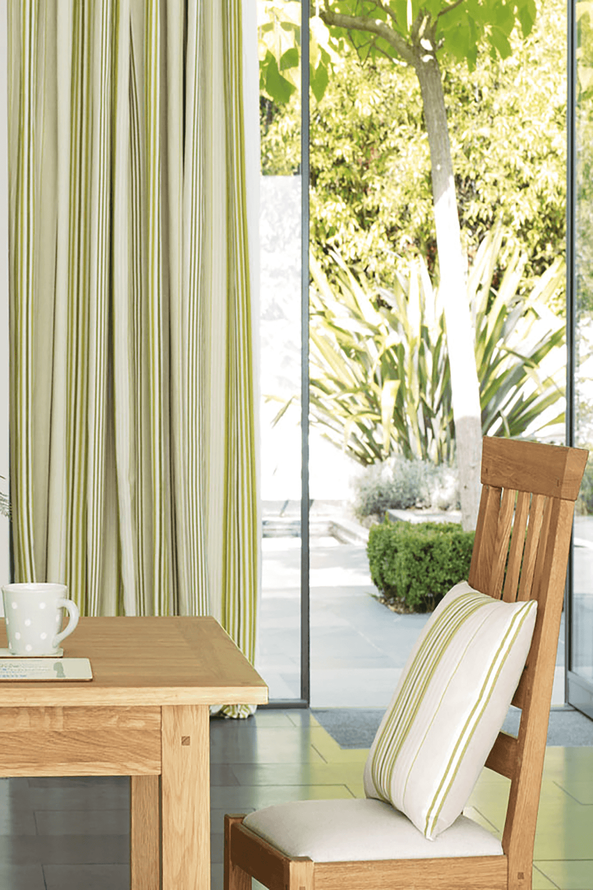 Milton valgomojo kėdžių pora su minkšta sėdyne