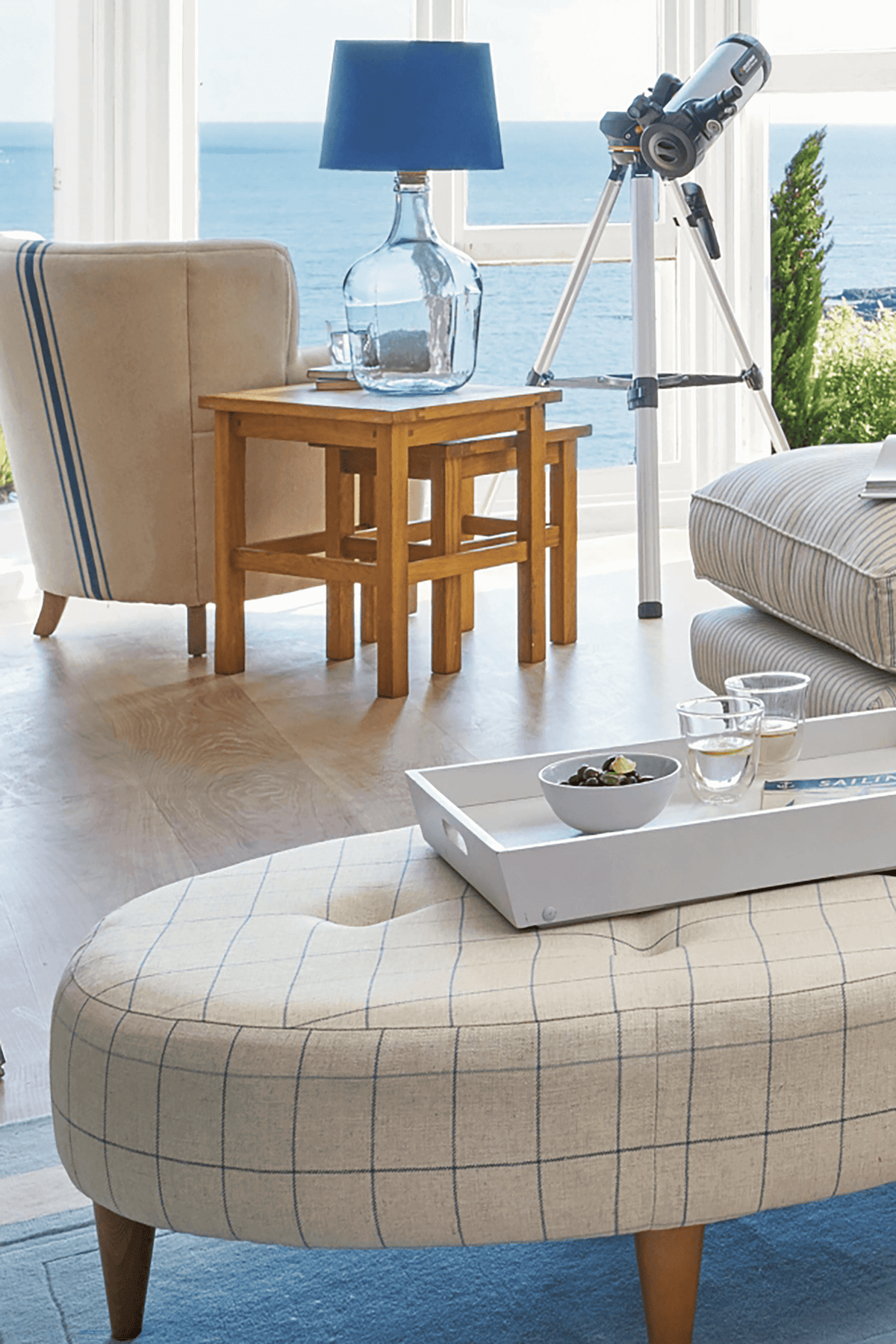 Milton 2 sustumiami staliukai