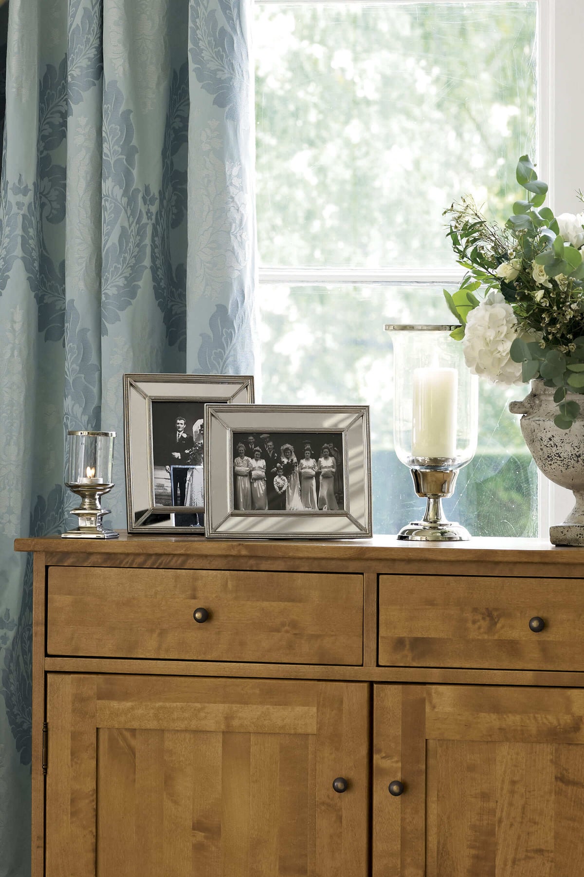 Garrat 2 durų komoda su 2 stalčiais