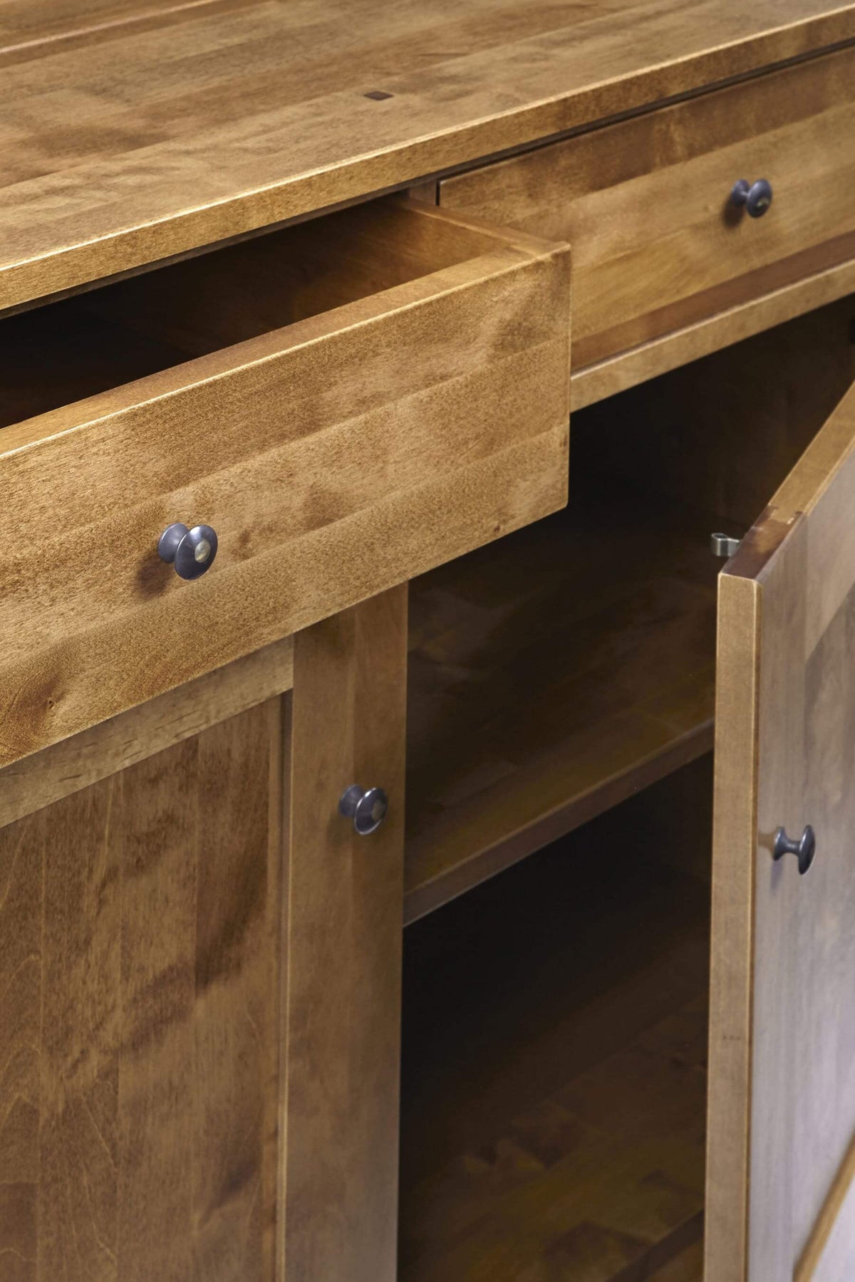 Garrat 2 durų komoda su 2 stalčiais