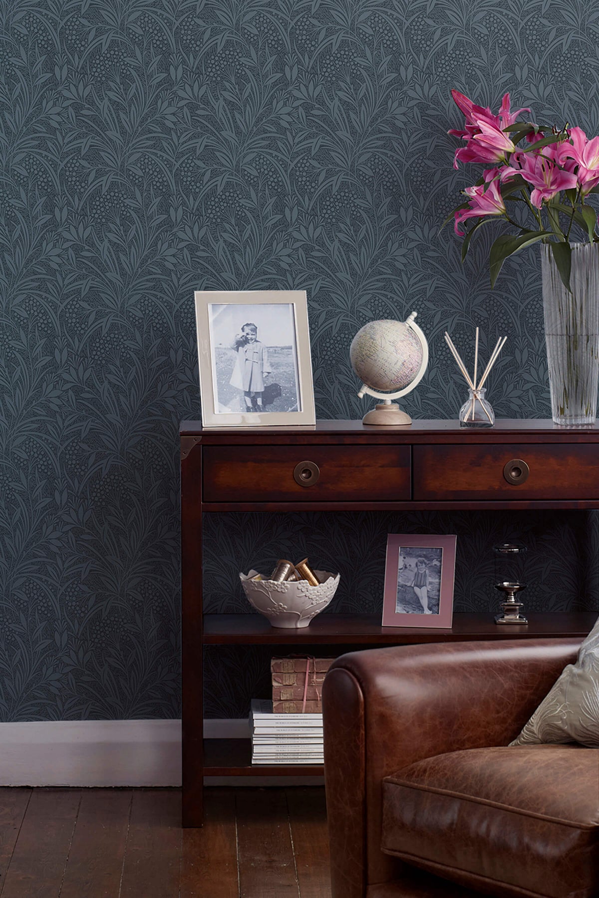 Balmoral konsolė su 2 stalčiais