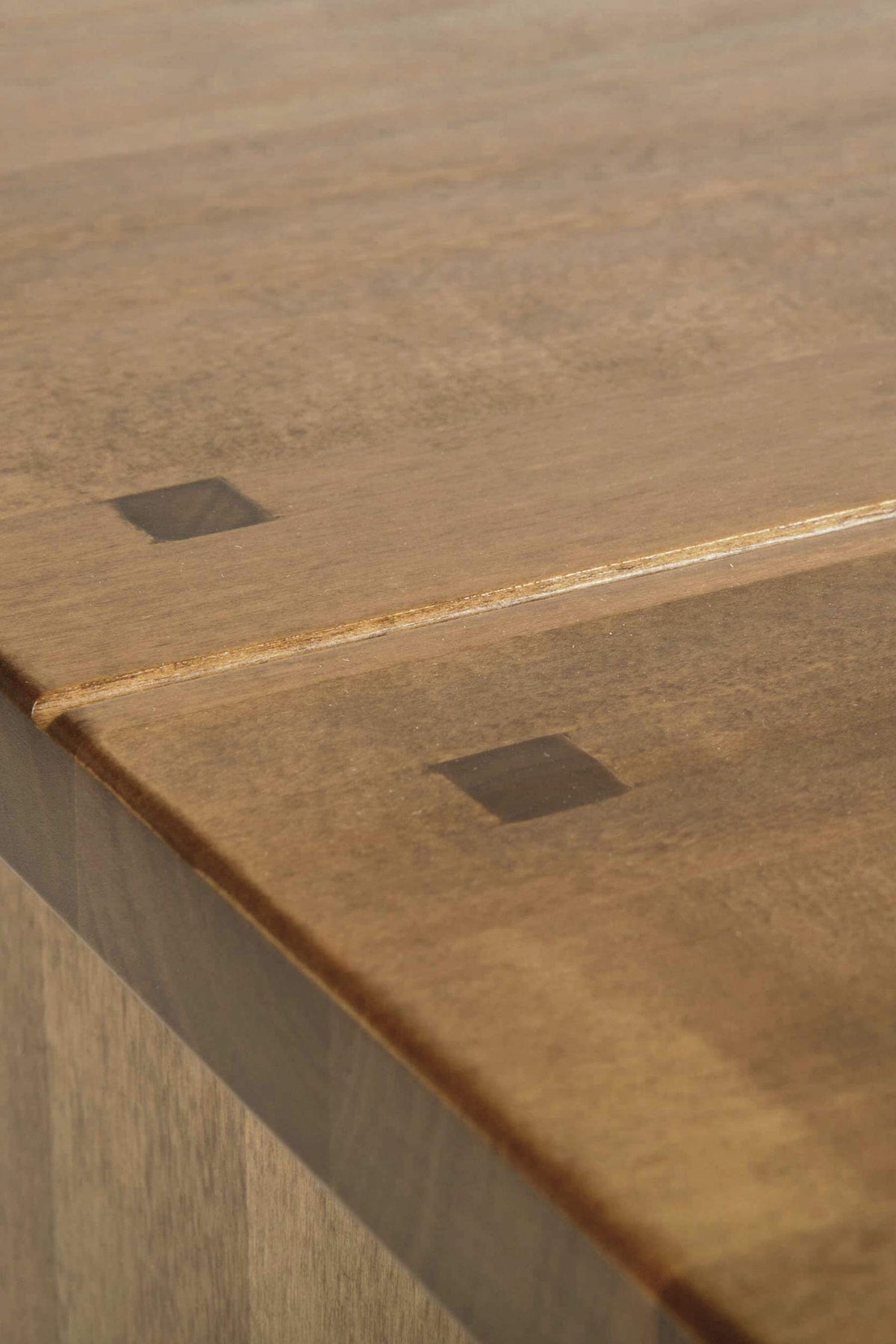 Garrat kampinis TV staliukas su 2 stalčiais