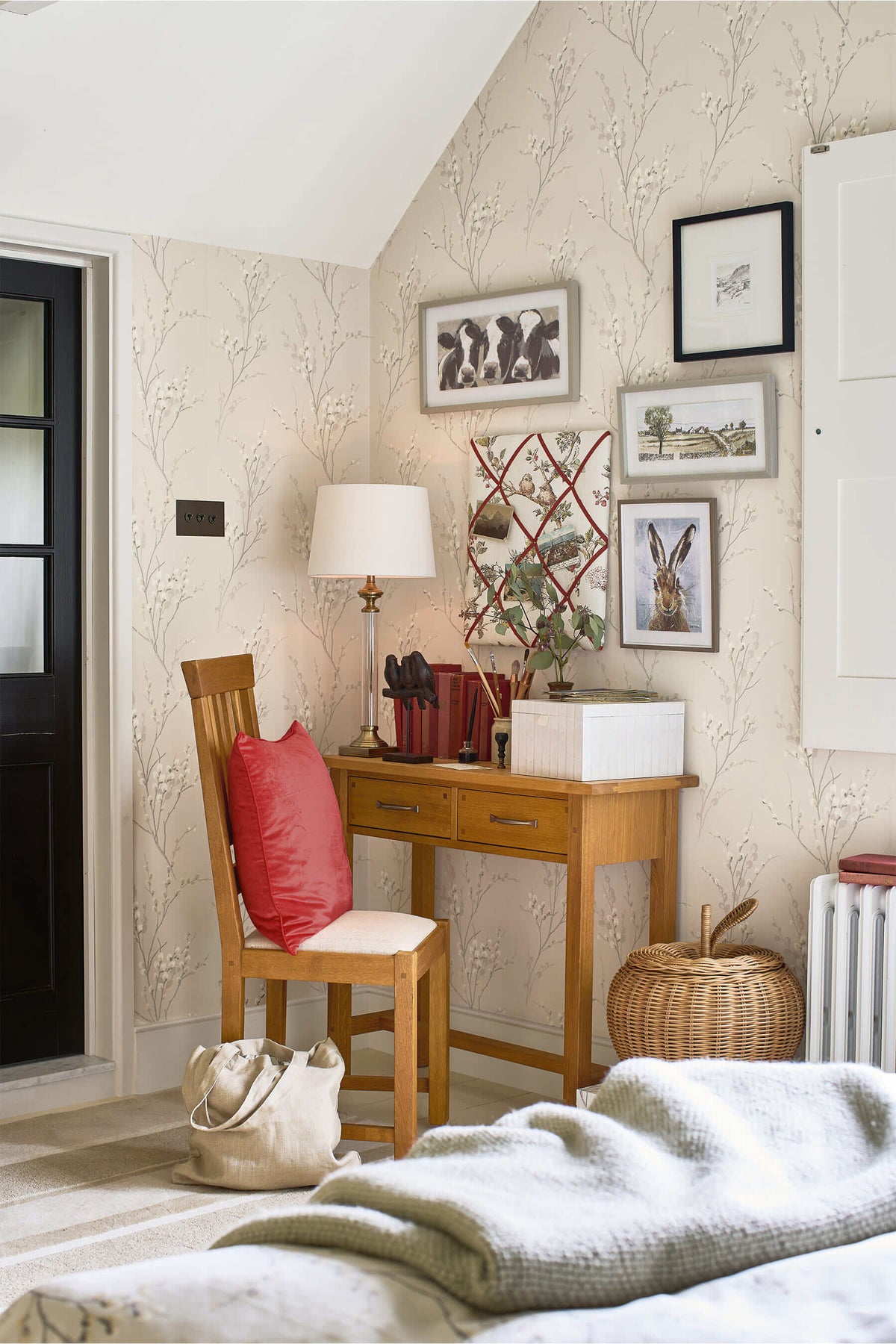 Milton konsolė su 2 stalčiais