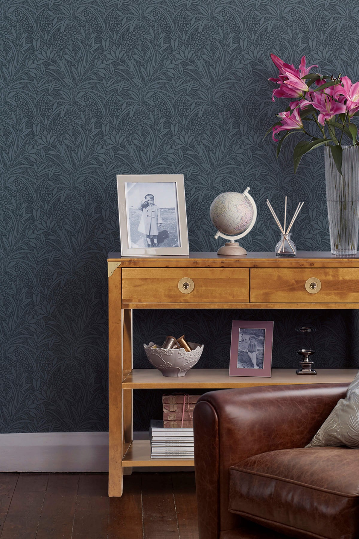 Balmoral konsolė su 2 stalčiais