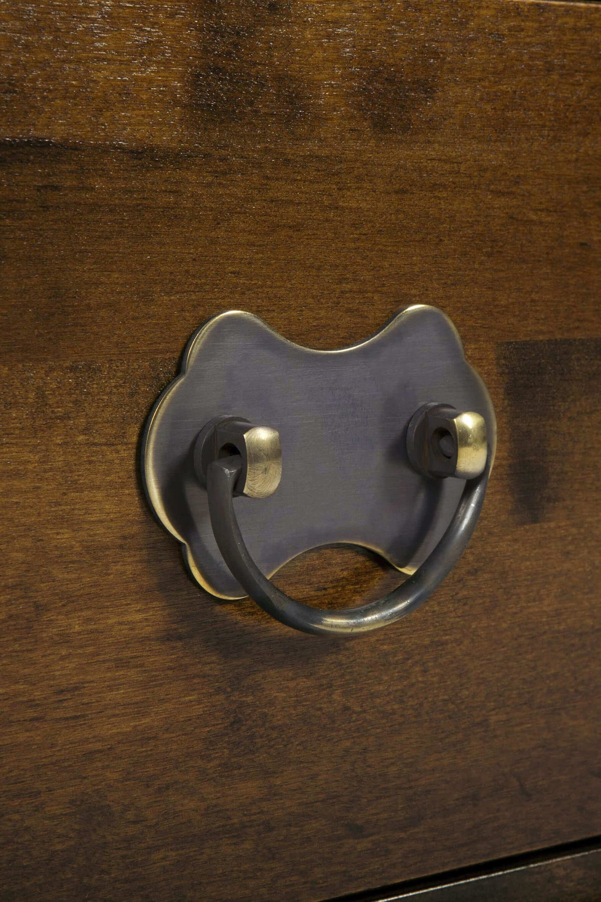 Garrat platus TV staliukas su 3 stalčiais