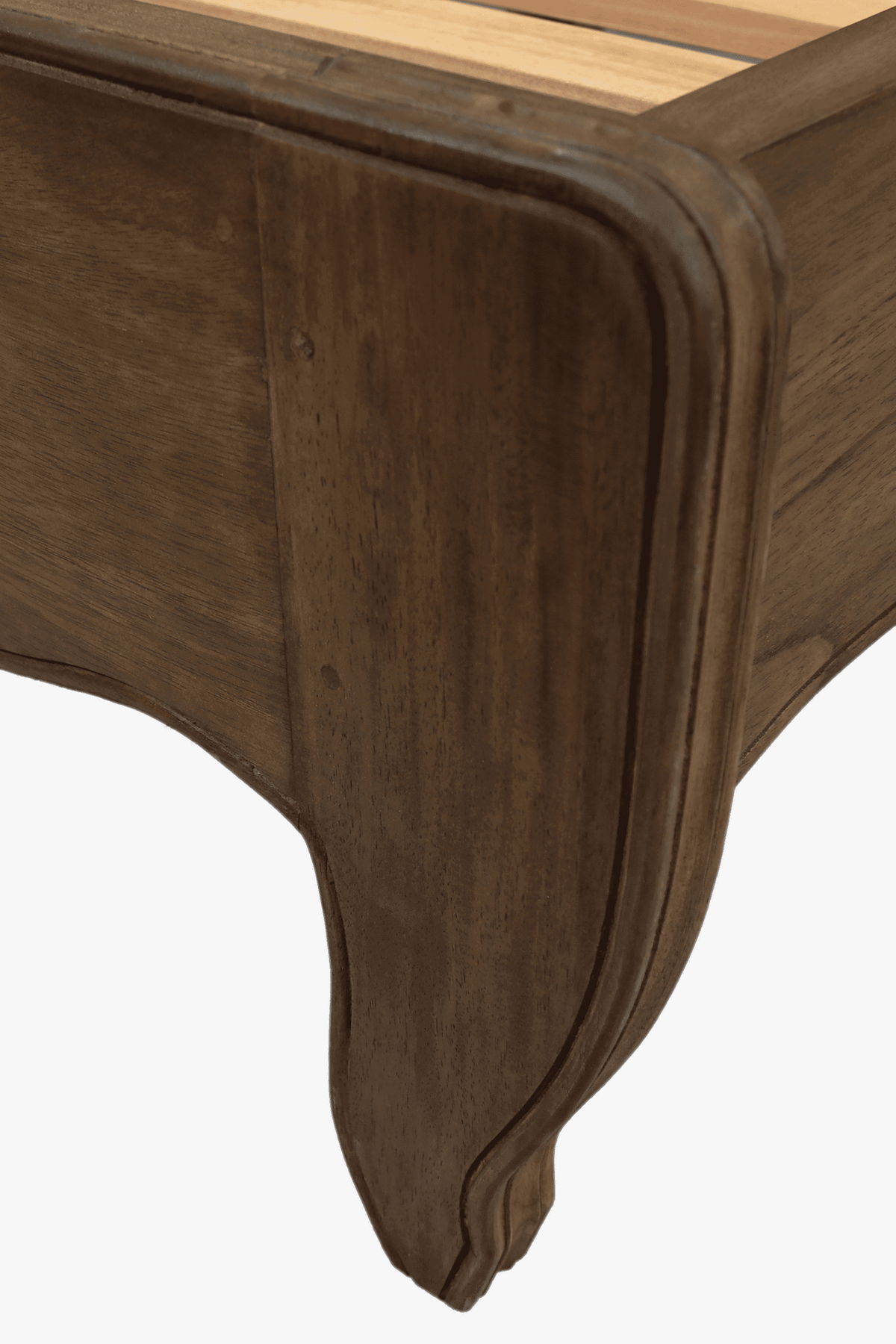 Montpellier lova (riešutmedis)